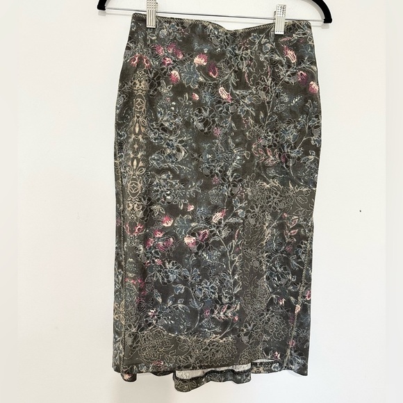 Roberto Cavalli Dresses & Skirts - Roberto Cavalli class floral midi skirt size 40 elegant quiet luxury